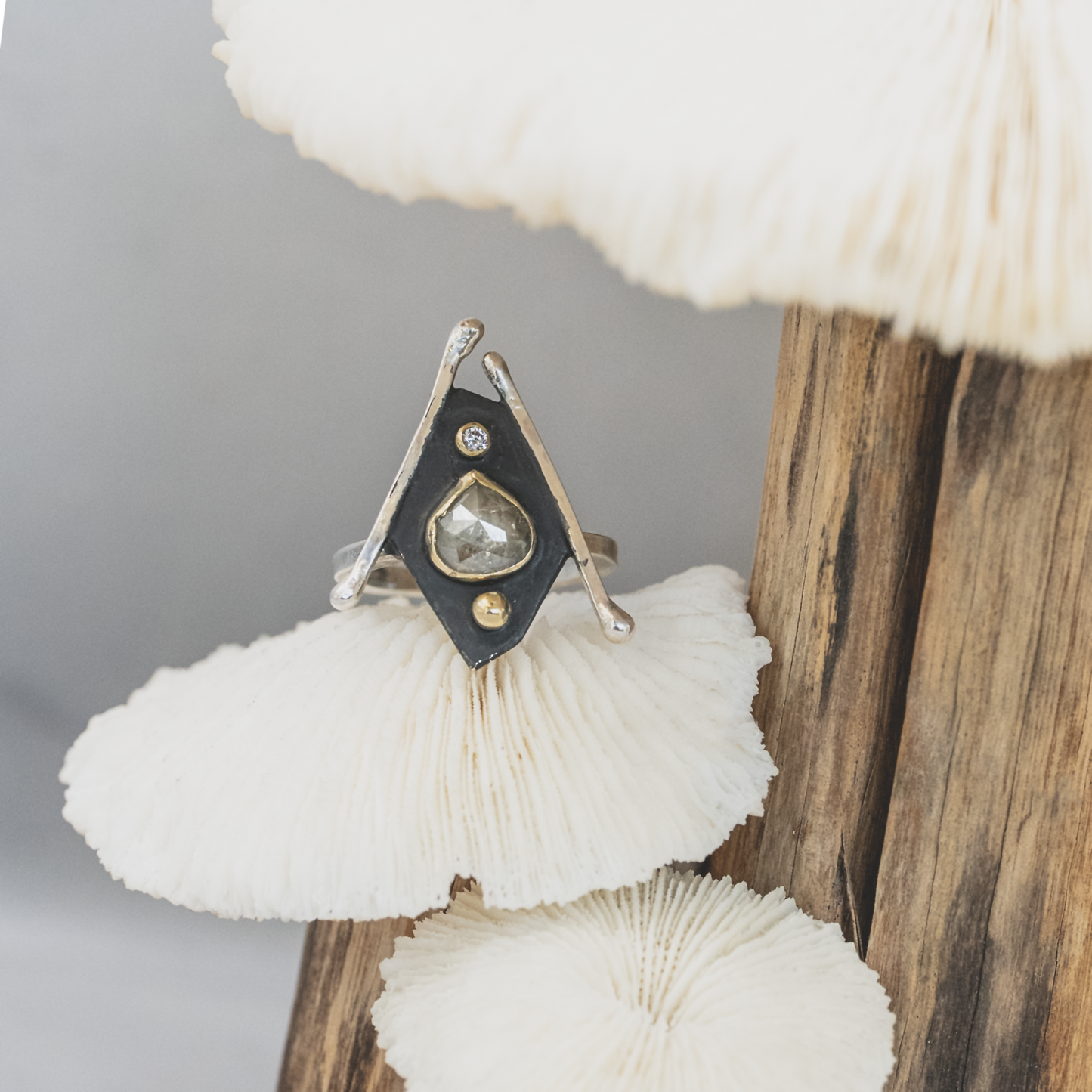 Altar Ring III