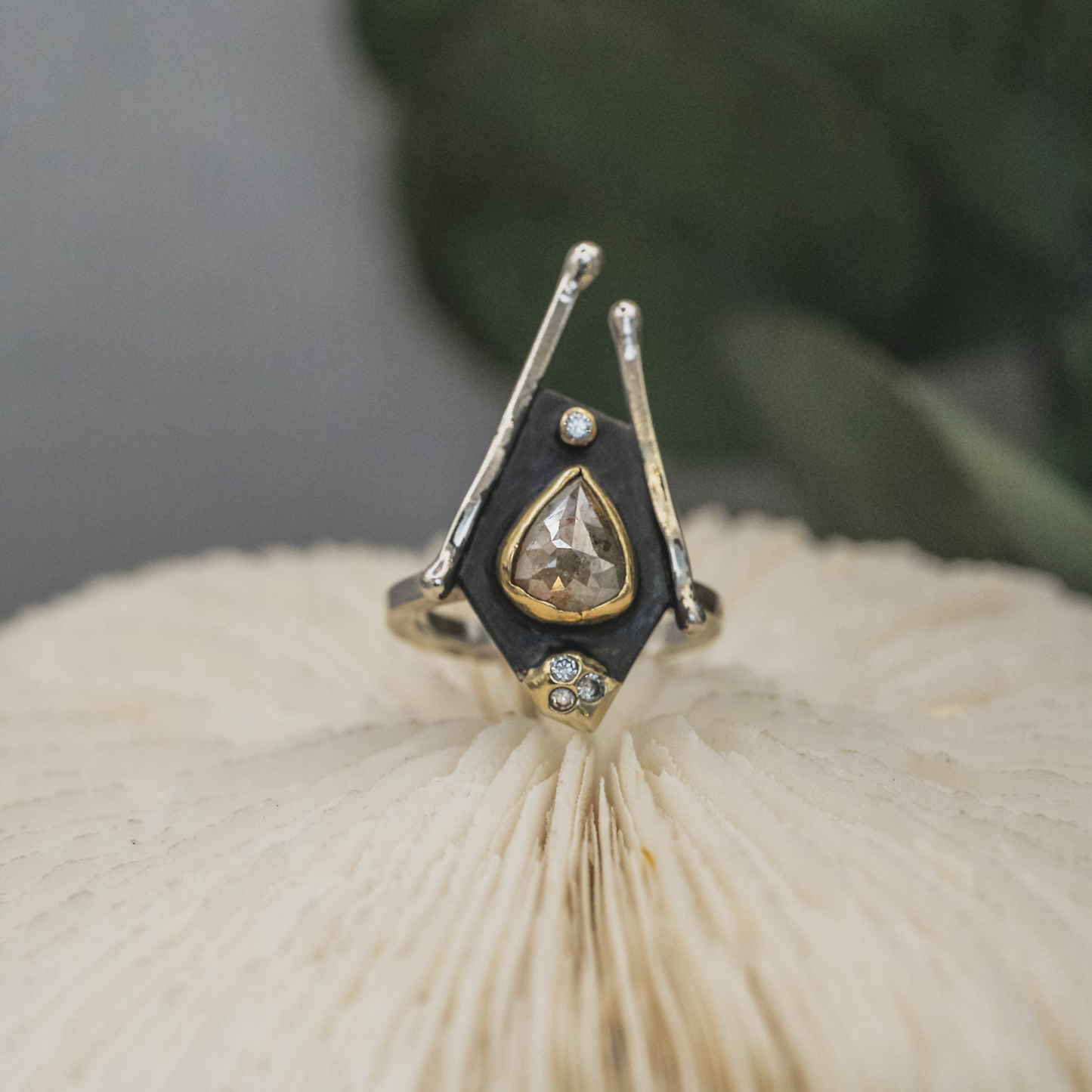 Altar Ring VI