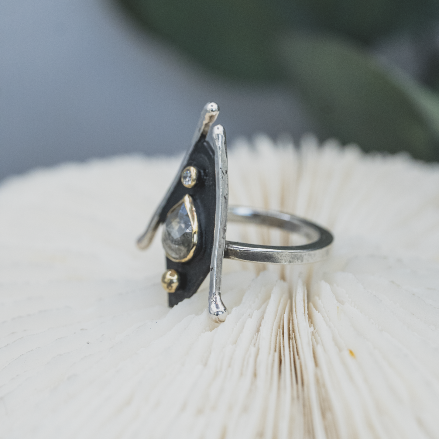 Altar Ring III