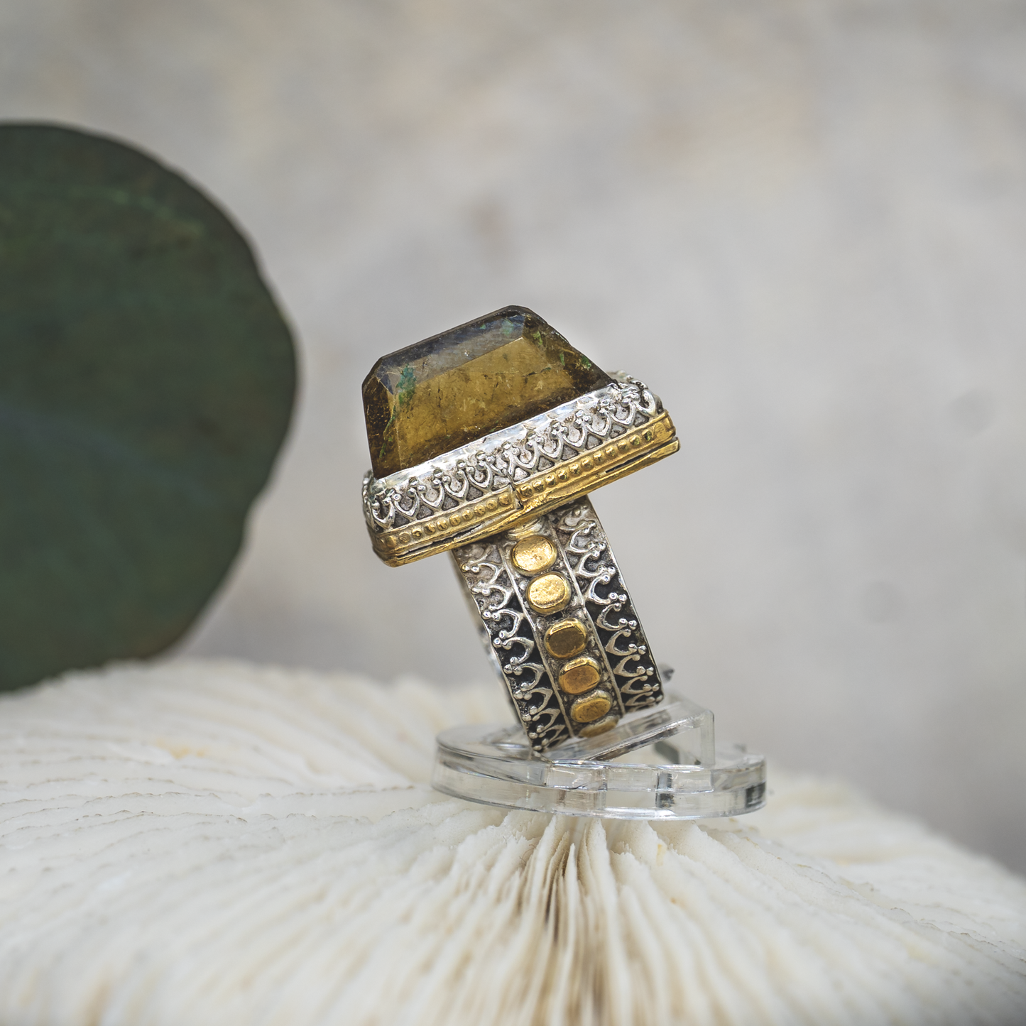 Vetiver Lantern Ring