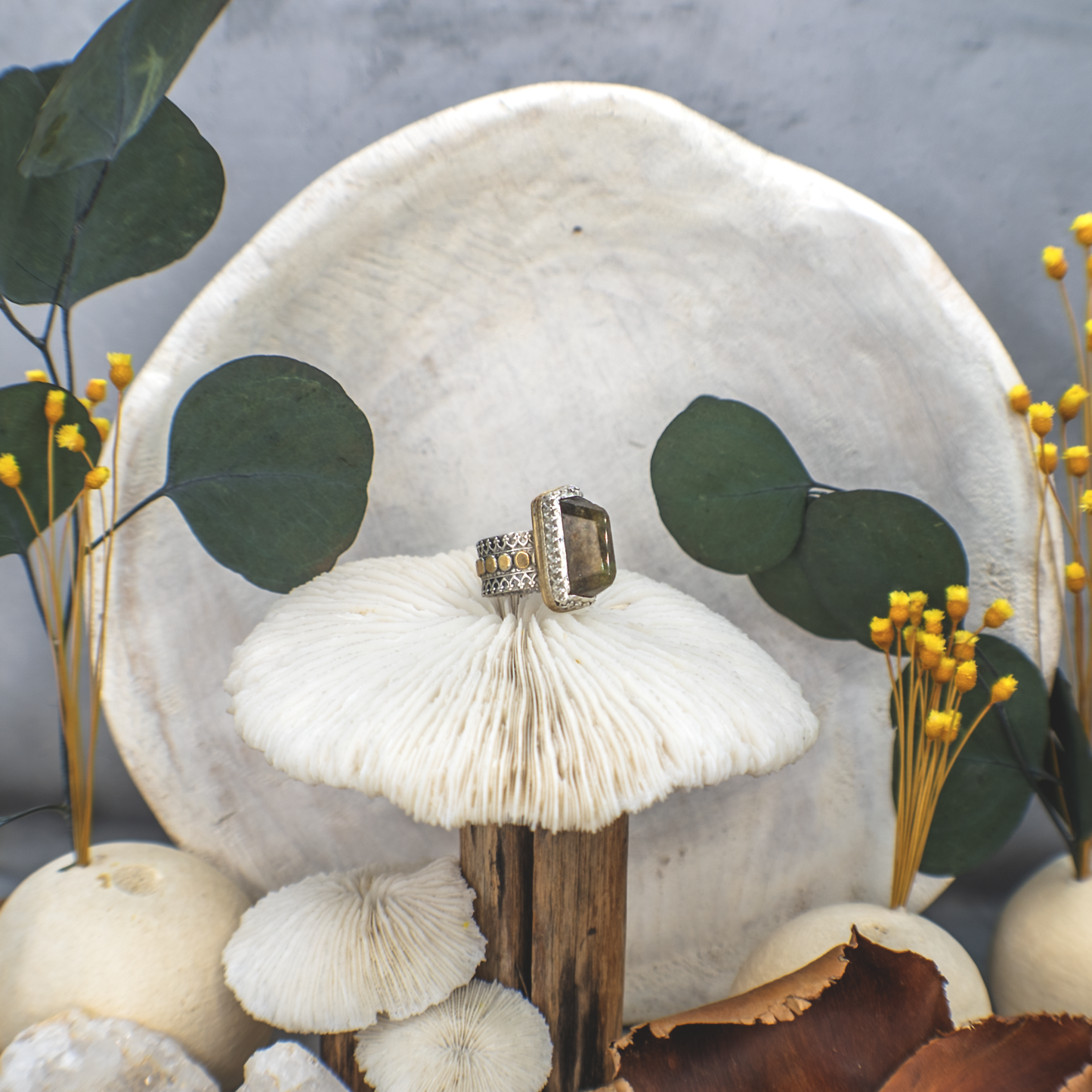 Vetiver Lantern Ring