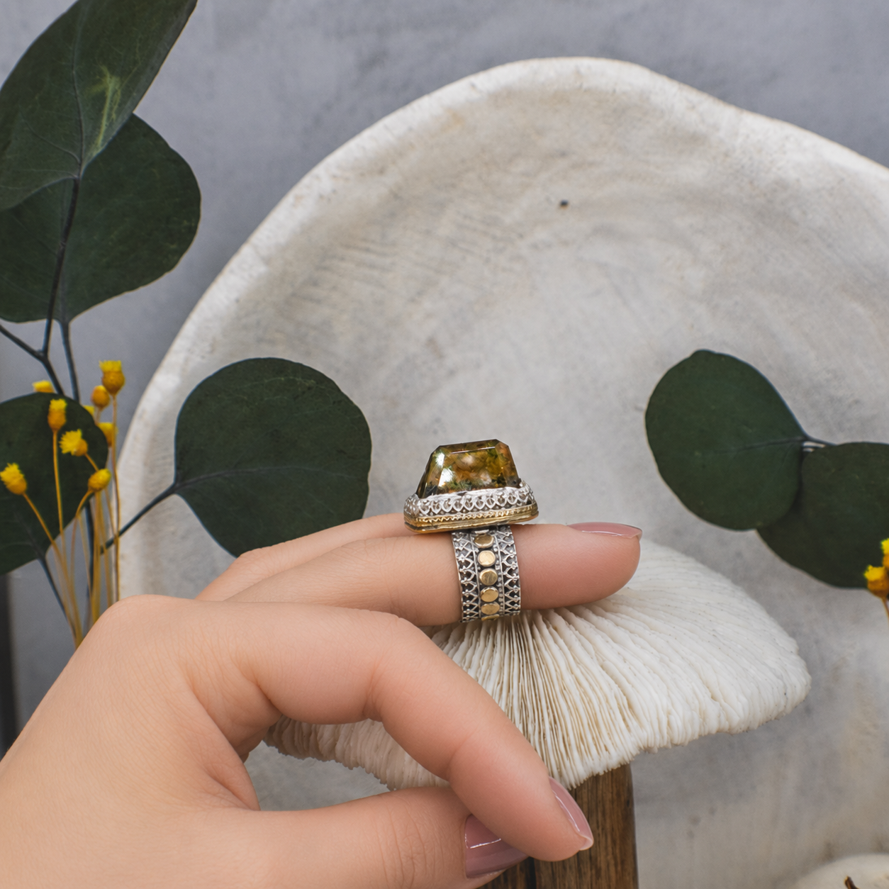 Vetiver Lantern Ring